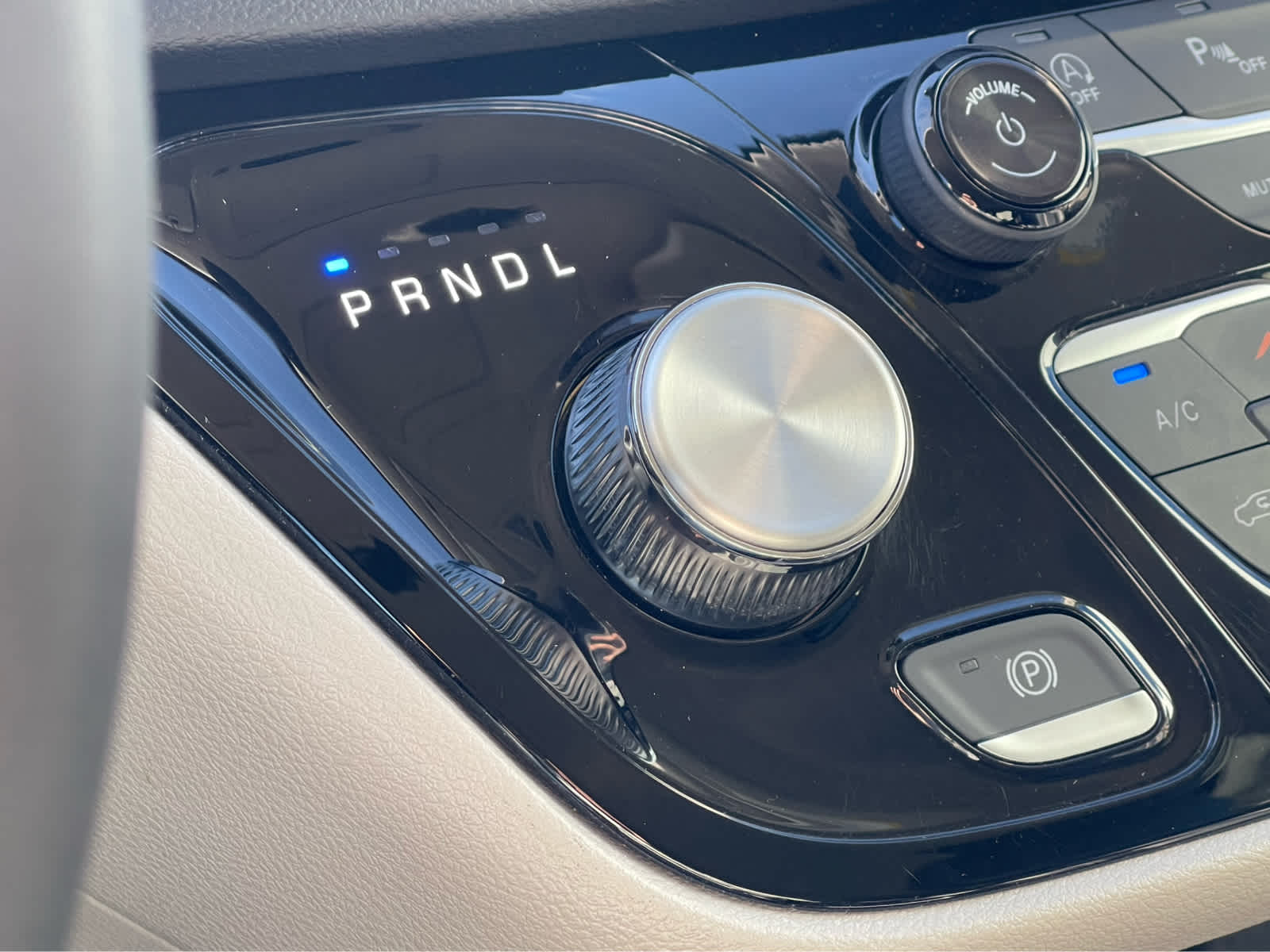 Thumbnail: 2024 Chrysler Pacifica - 14