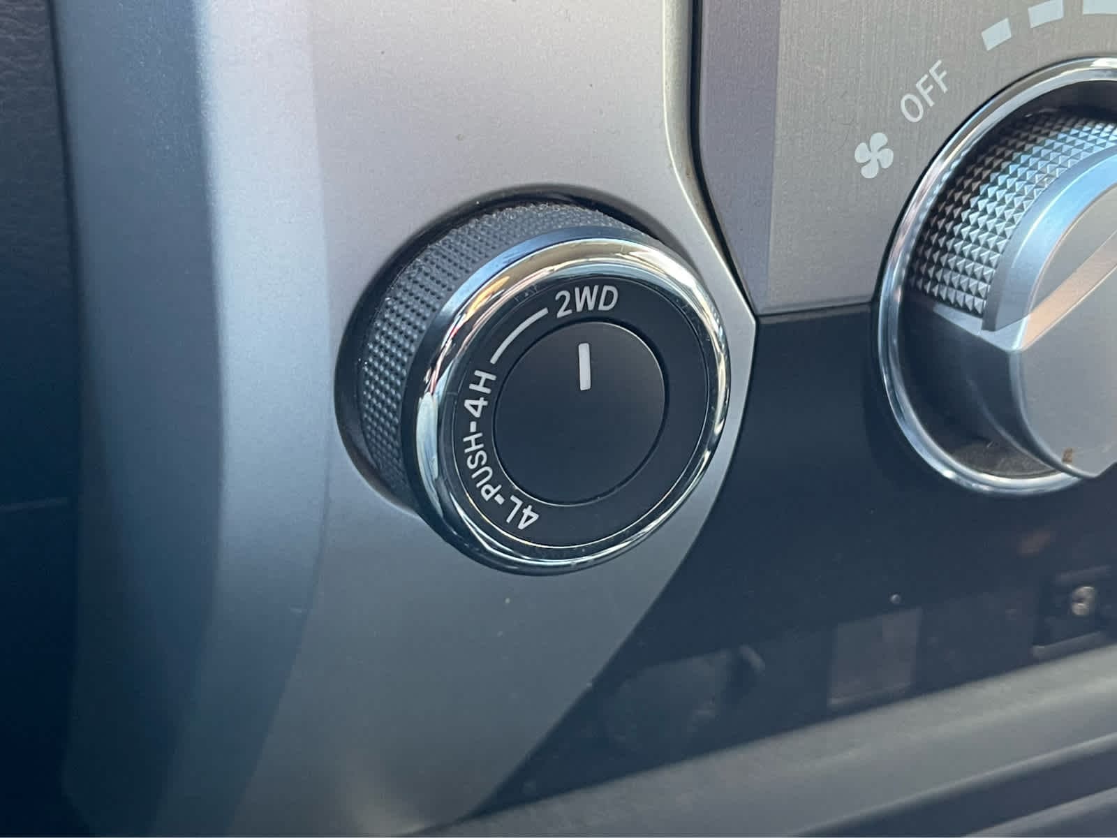 Thumbnail: 2016 Toyota Tundra - 17