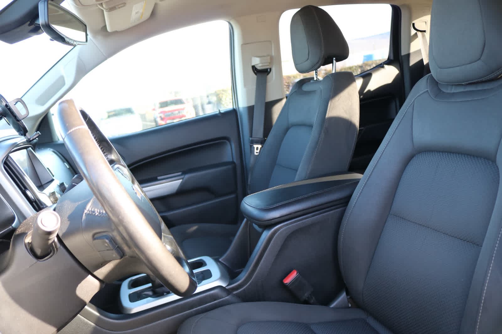 Thumbnail: 2019 Chevrolet Colorado - 29