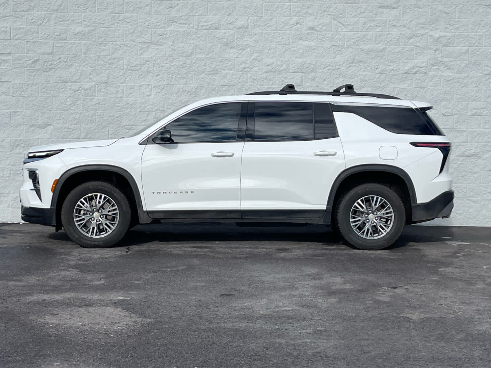 Thumbnail: 2025 Chevrolet Traverse - 4