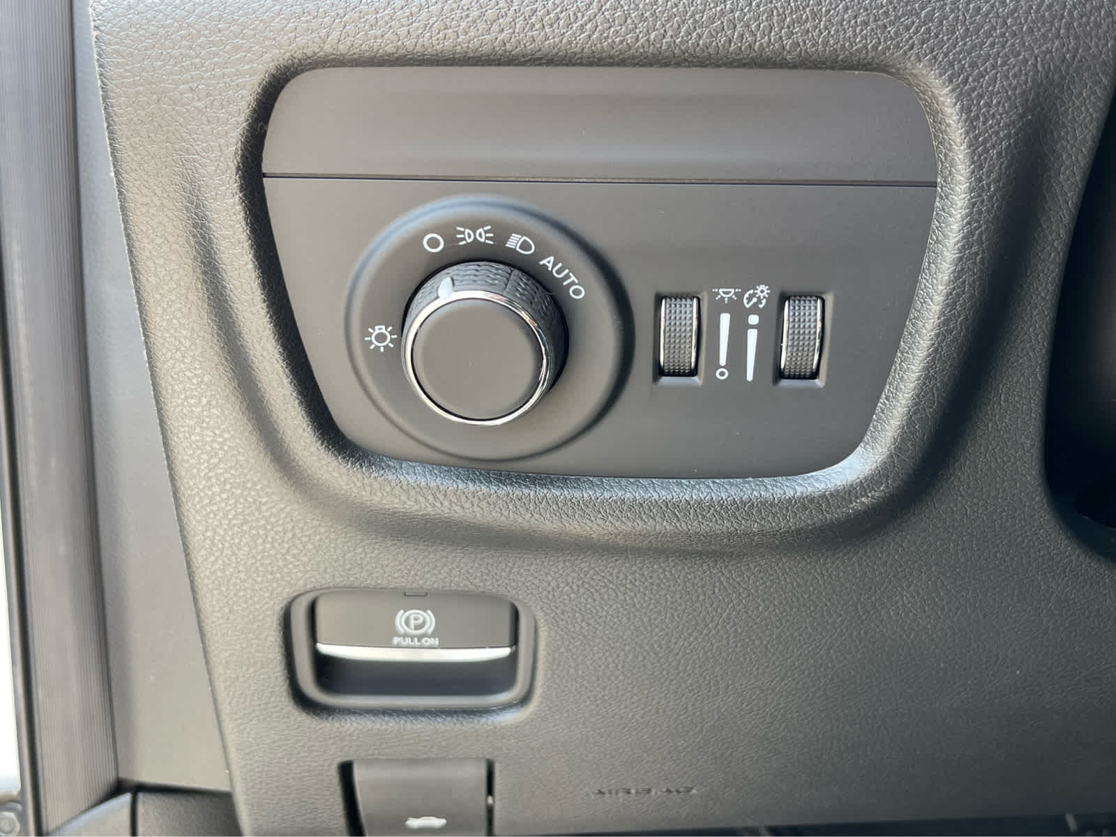 Thumbnail: 2025 Jeep Grand Cherokee - 17