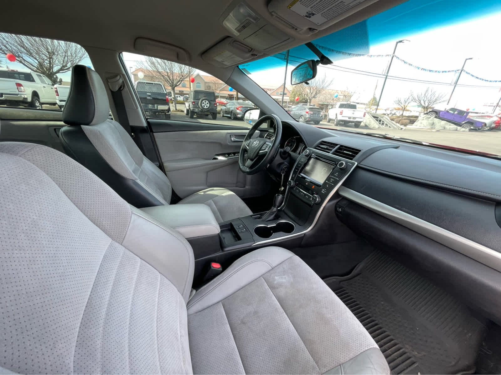 Thumbnail: 2017 Toyota Camry - 24