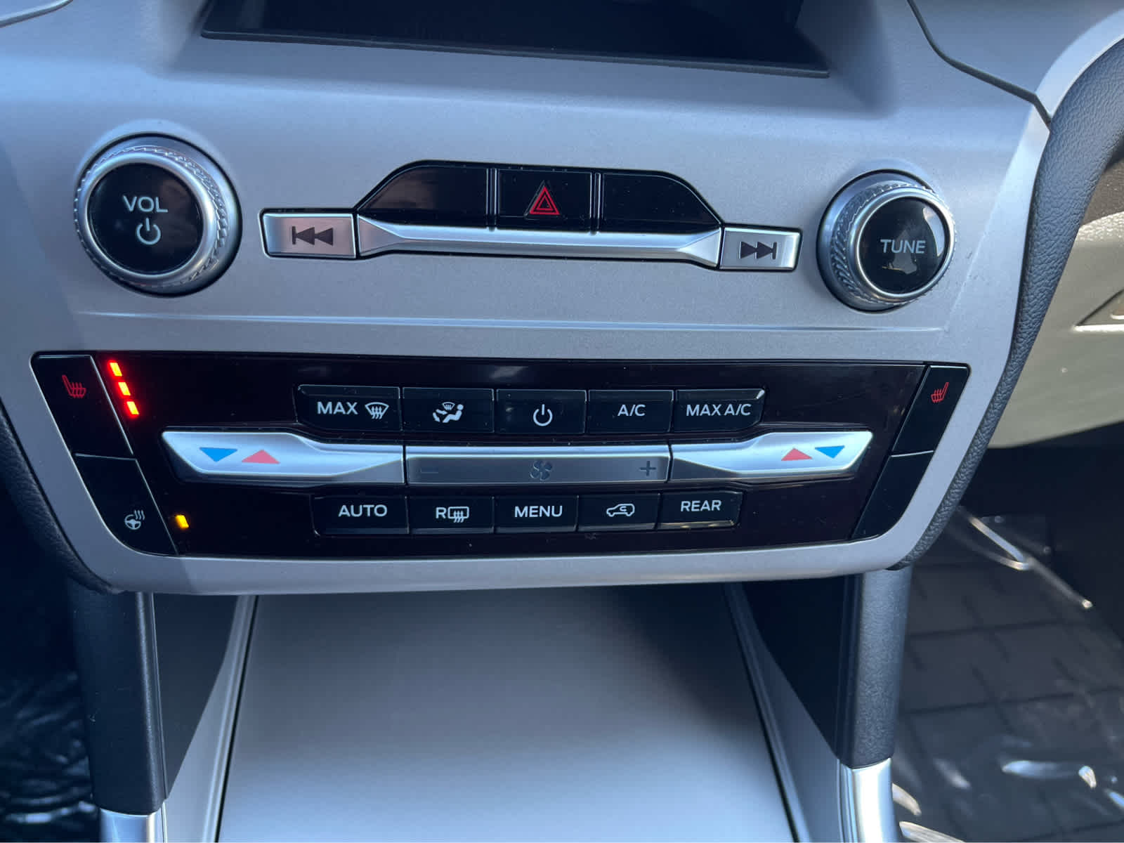 Thumbnail: 2023 Ford Explorer - 15