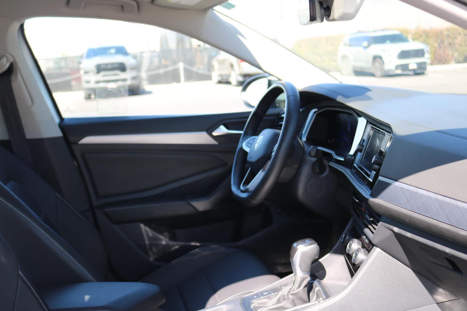 Thumbnail: 2024 Volkswagen Jetta - 21