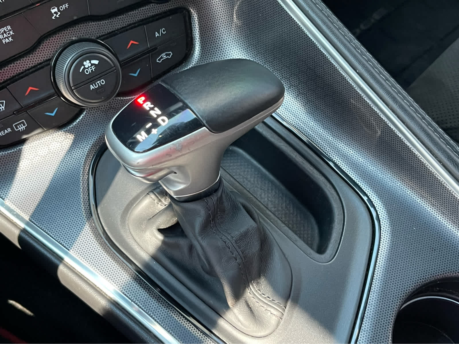 Thumbnail: 2015 Dodge Challenger - 16