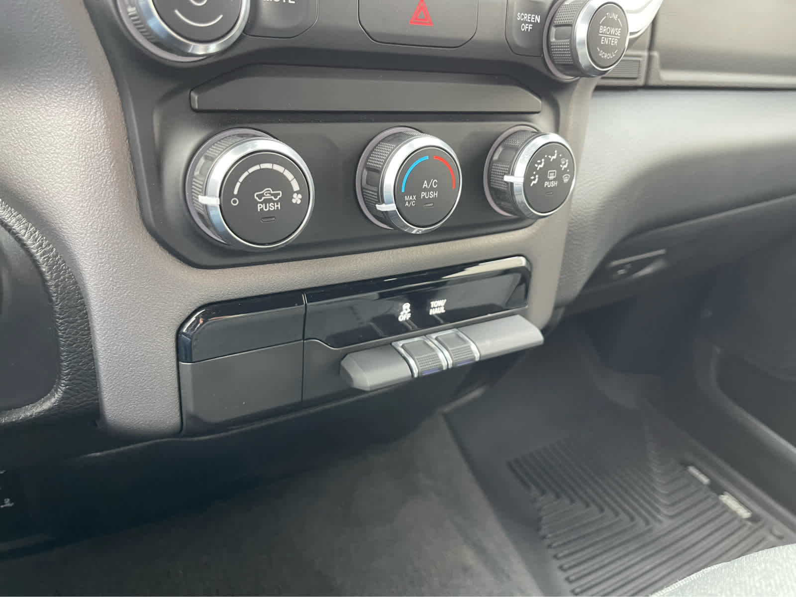 Thumbnail: 2022 RAM 1500 - 18