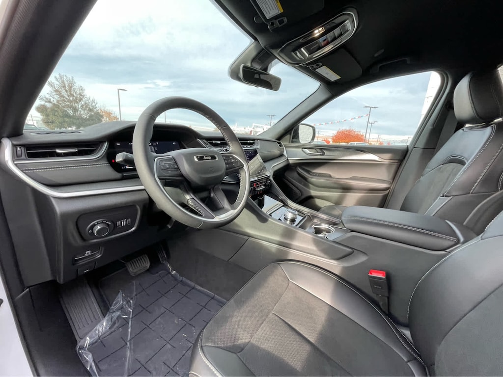 New 2025 Jeep Grand Cherokee ALTITUDE 4X4 Sport Utility