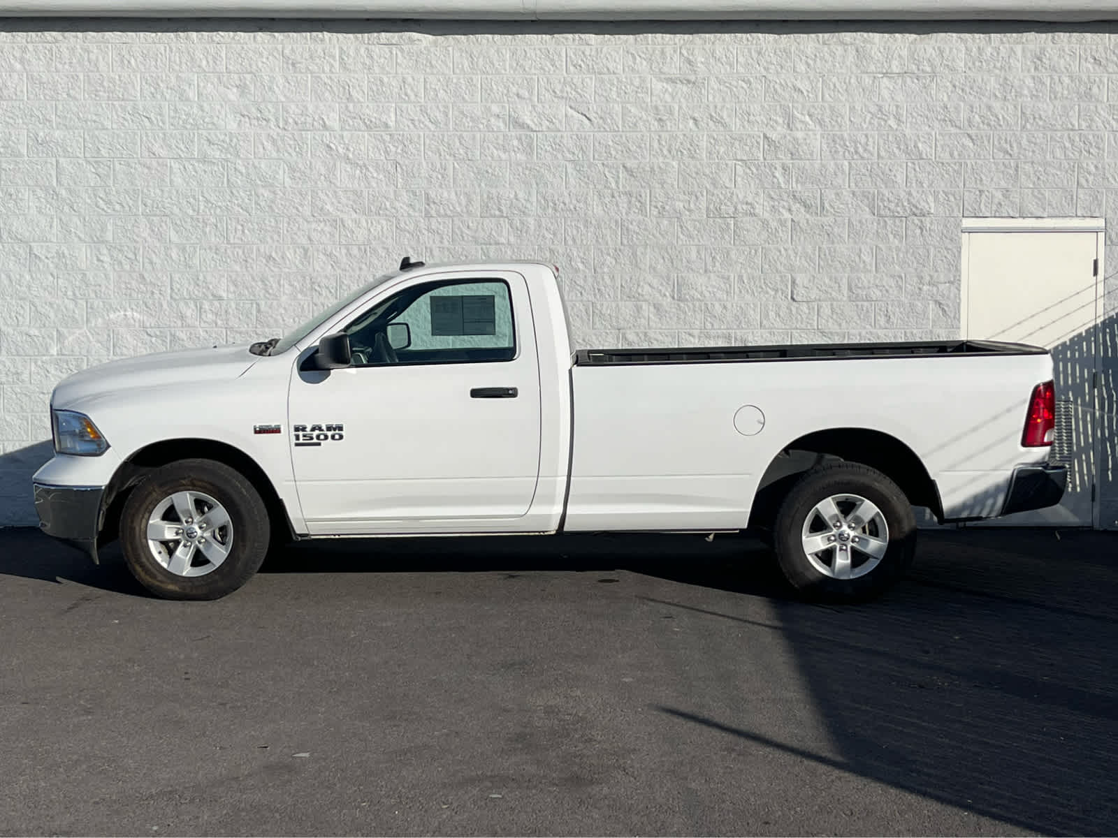 Thumbnail: 2022 RAM 1500 Classic - 4