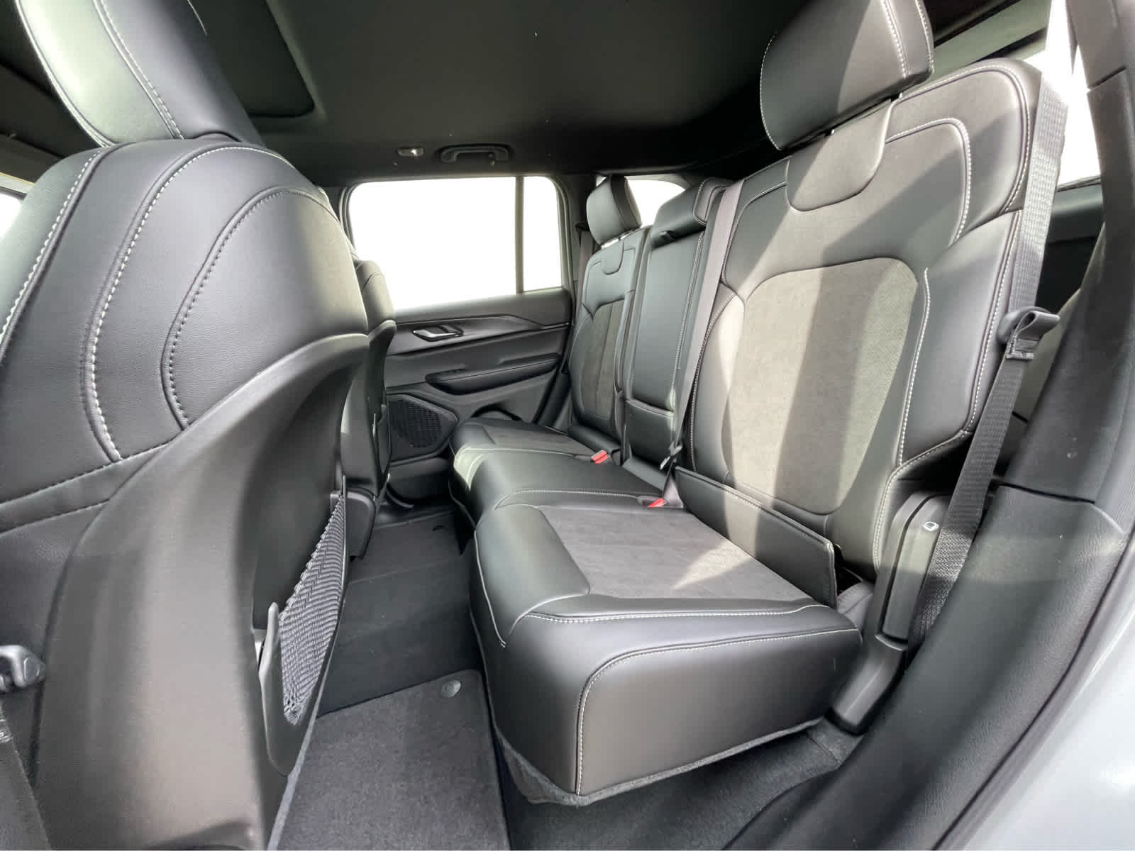 Thumbnail: 2025 Jeep Grand Cherokee - 23