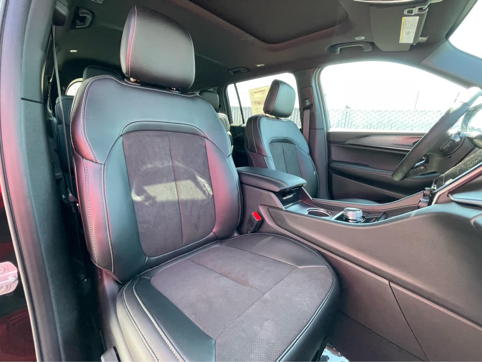 Thumbnail: 2025 Jeep Grand Cherokee - 30