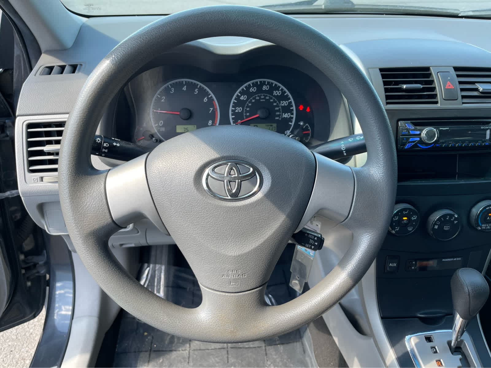 Thumbnail: 2010 Toyota Corolla - 20