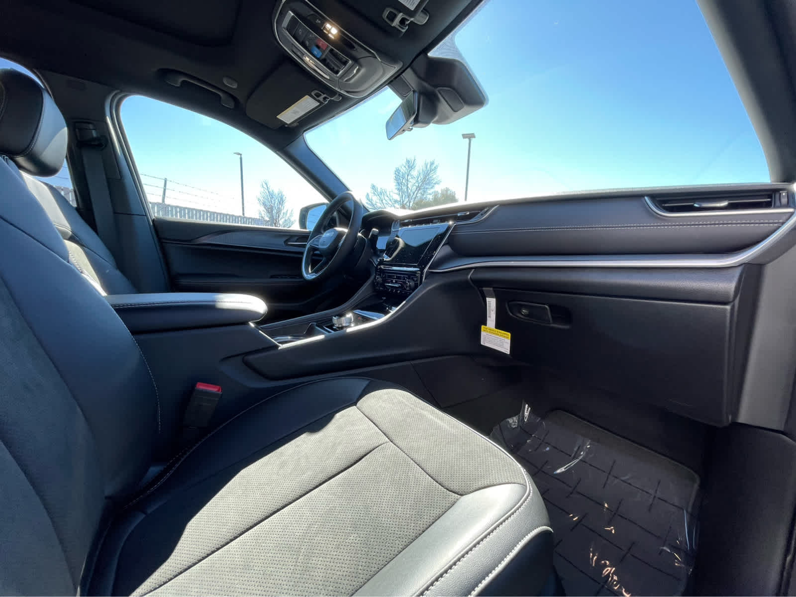 Thumbnail: 2025 Jeep Grand Cherokee - 24