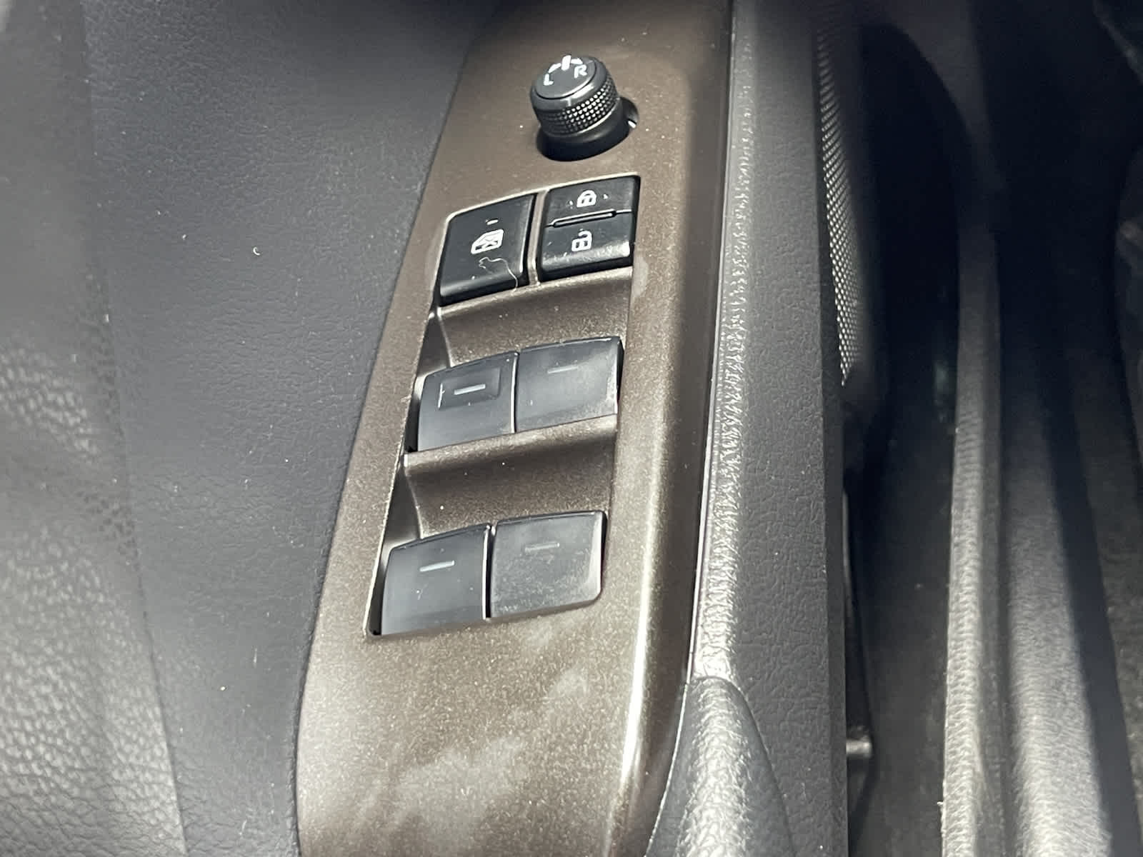 Thumbnail: 2023 Toyota Camry - 17