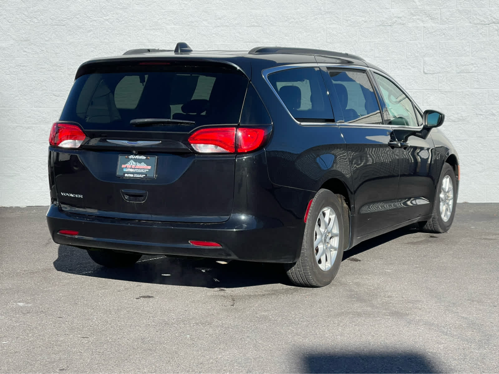 Thumbnail: 2020 Chrysler Voyager - 7