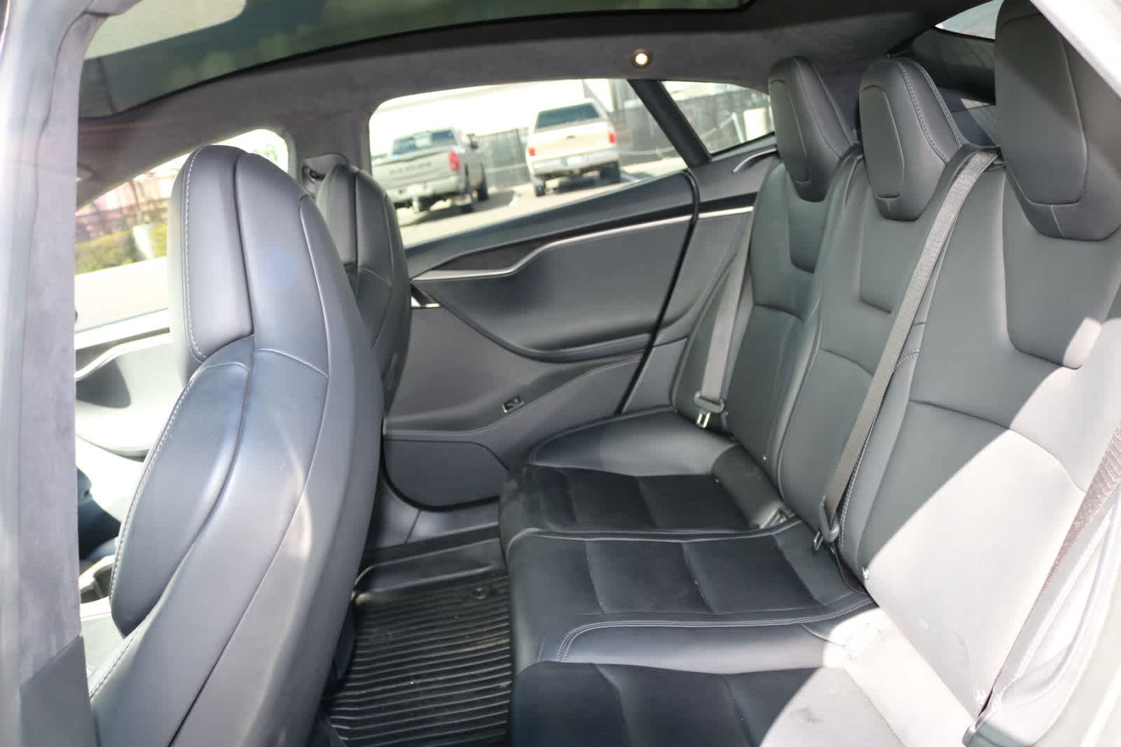 Thumbnail: 2020 Tesla Model S - 27