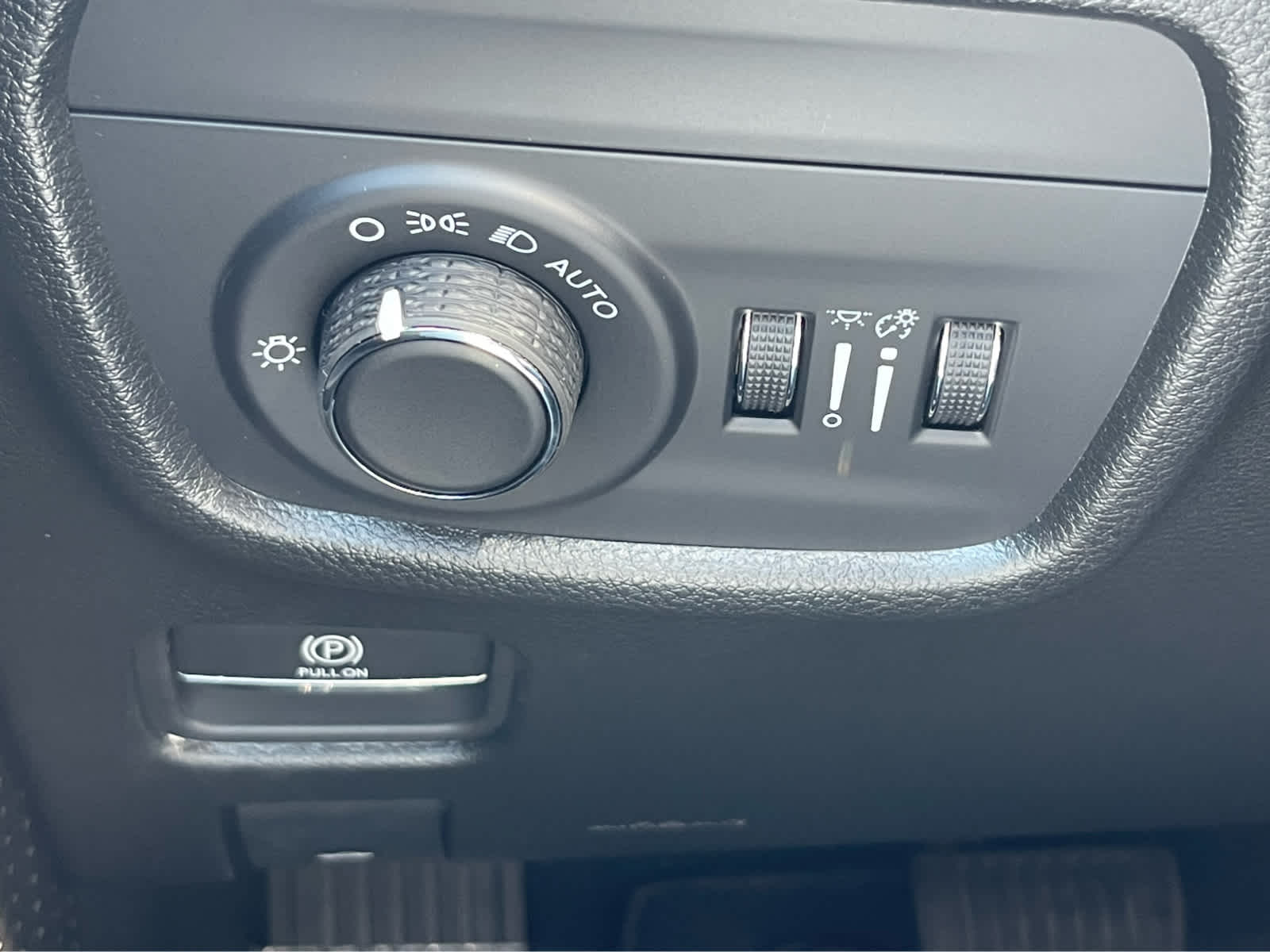 Thumbnail: 2025 Jeep Grand Cherokee - 17