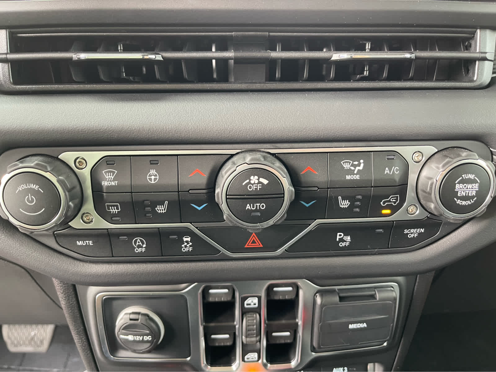 2025 Jeep Wrangler Rubicon 14