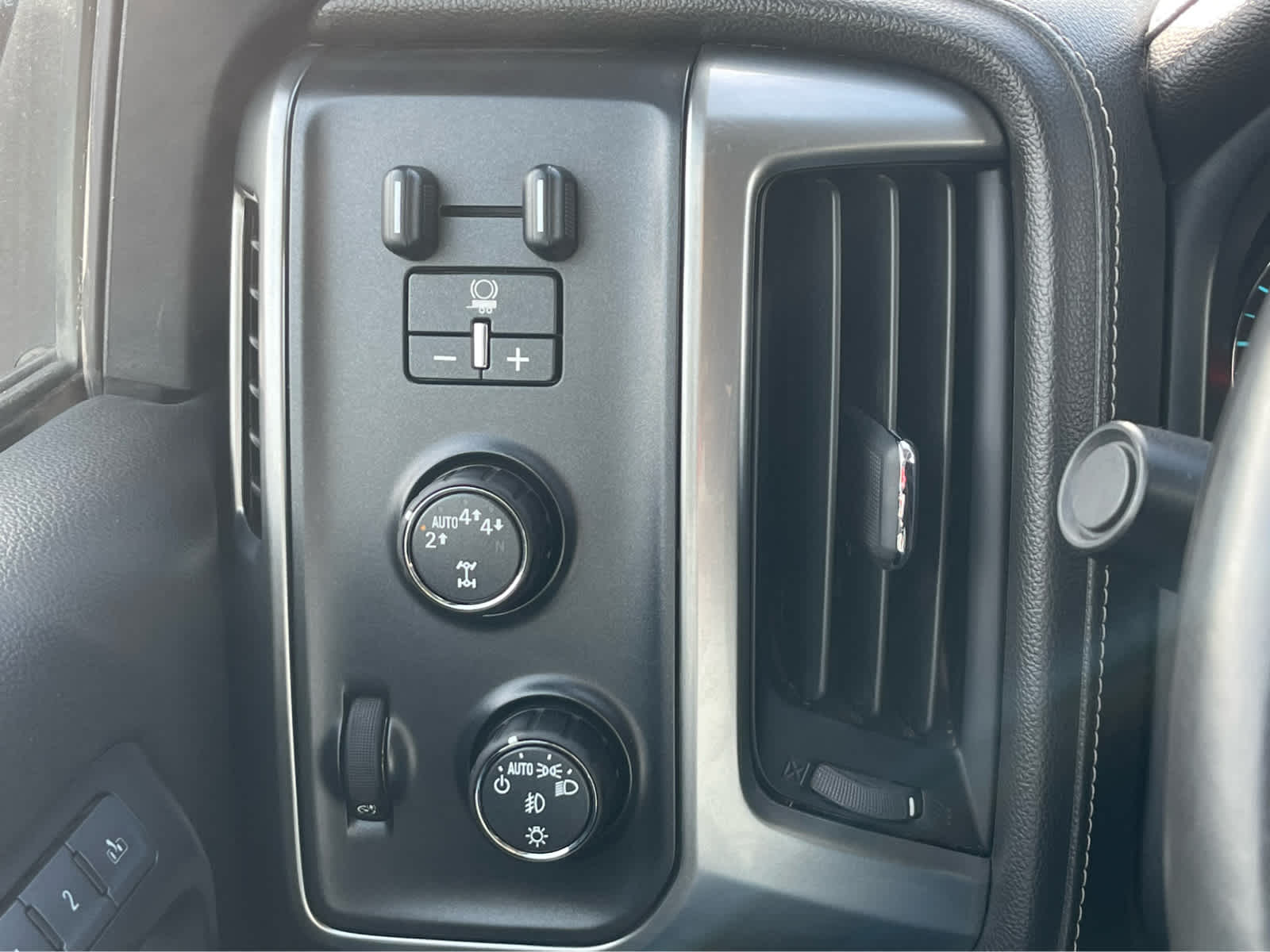 Thumbnail: 2017 Chevrolet Silverado 1500 - 18