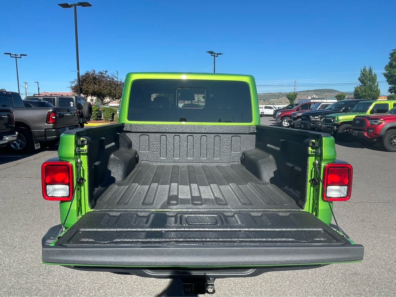 Thumbnail: 2026 Jeep Gladiator - 12