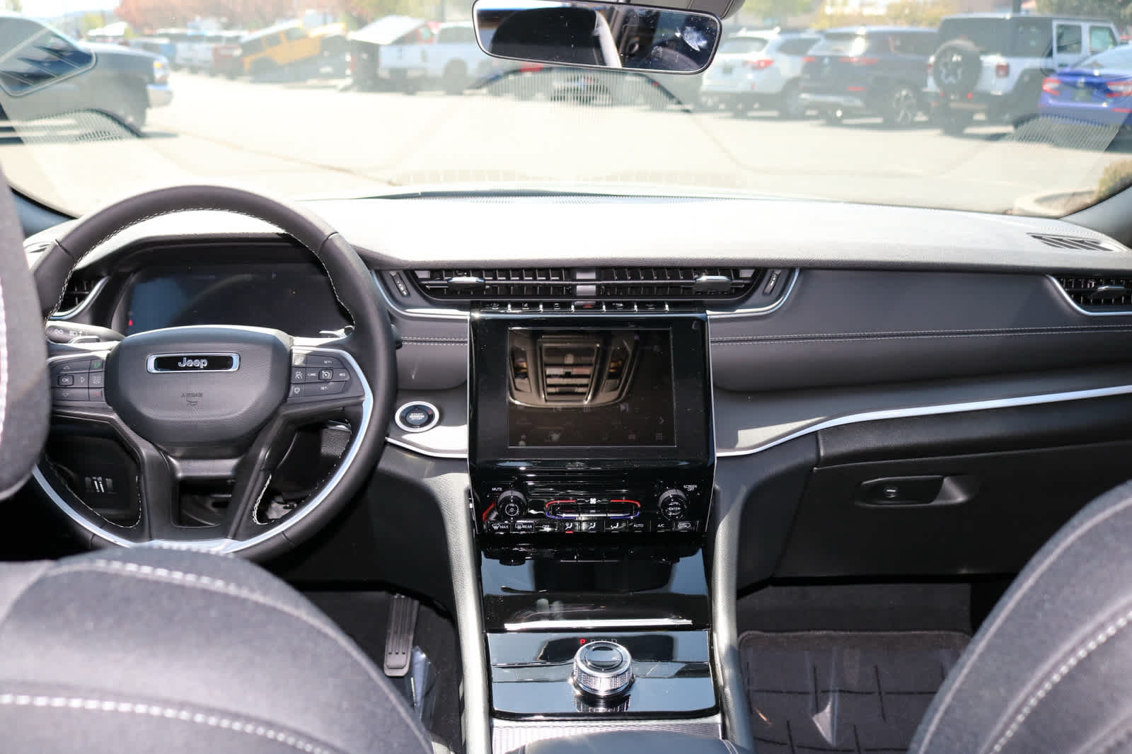 Thumbnail: 2026 Jeep Grand Cherokee - 14