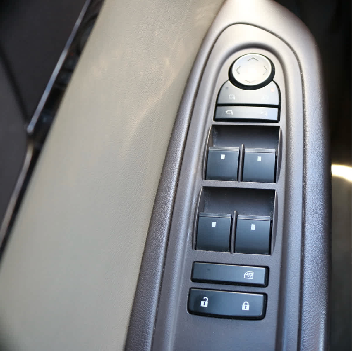 Thumbnail: 2015 GMC Acadia - 20