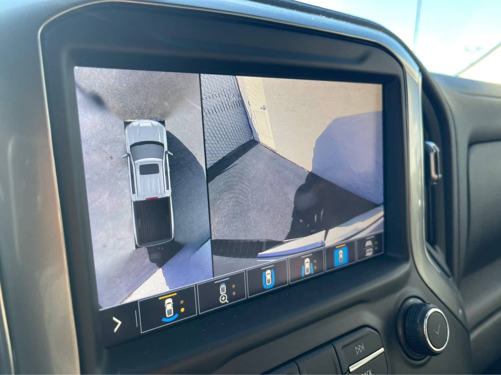 Thumbnail: 2021 Chevrolet Silverado 1500 - 21