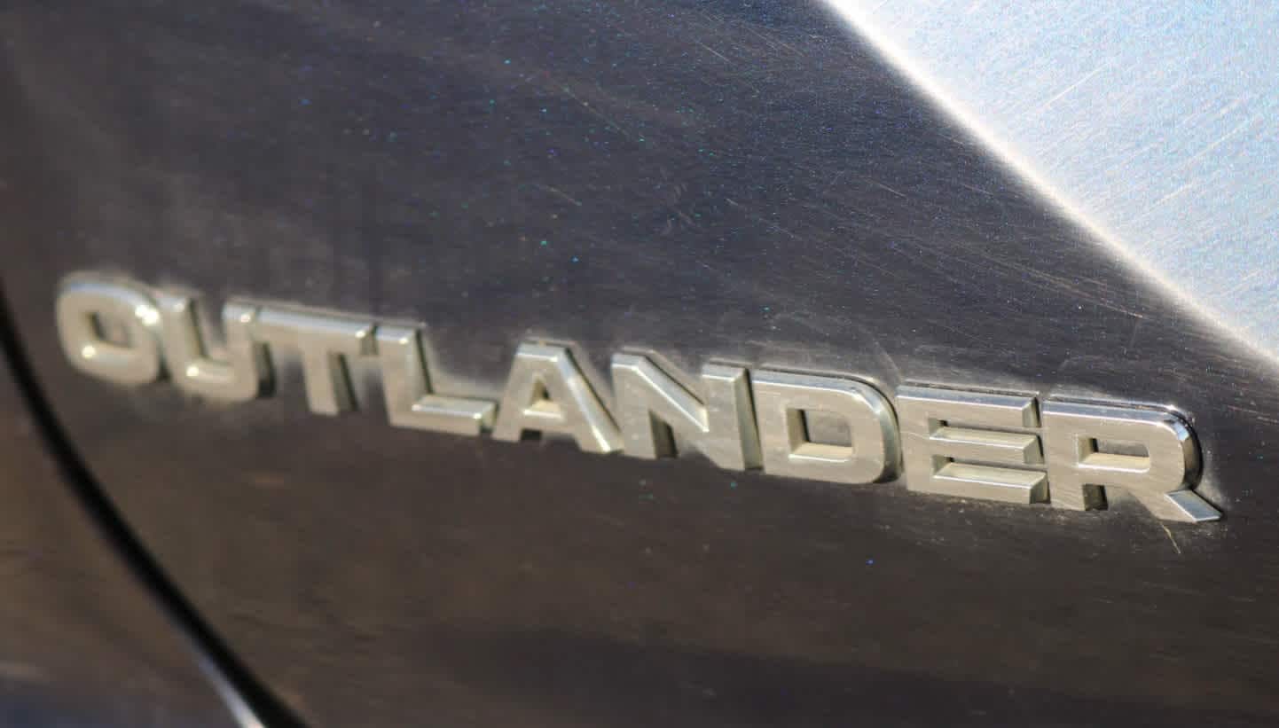 Thumbnail: 2024 Mitsubishi Outlander - 9