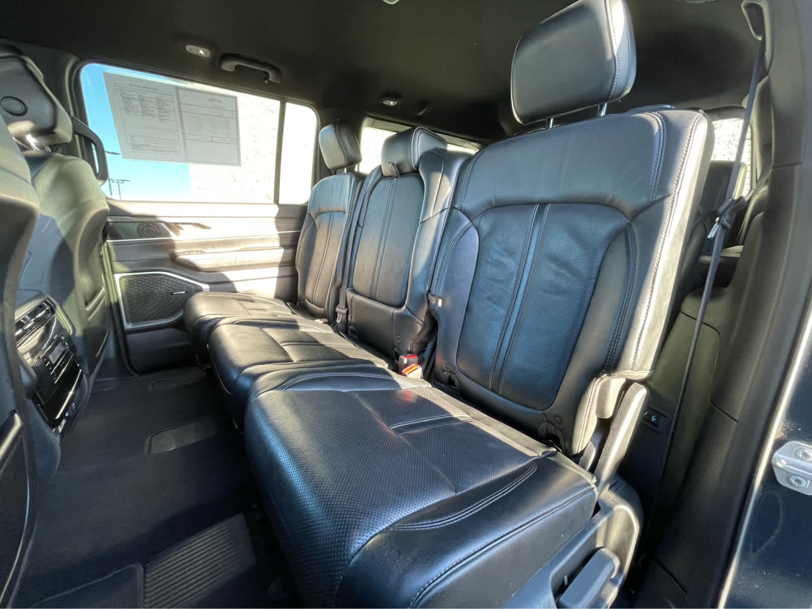 Thumbnail: 2023 Jeep Wagoneer - 23