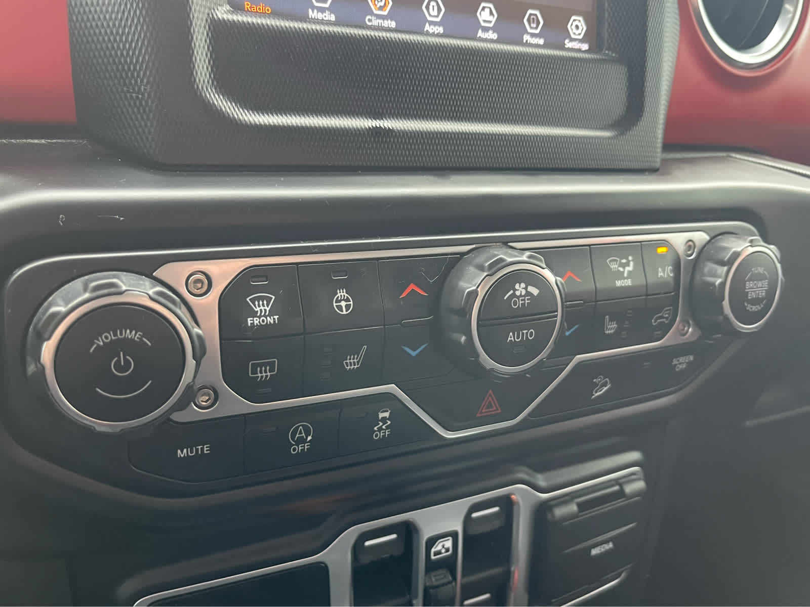 Thumbnail: 2020 Jeep Wrangler - 16