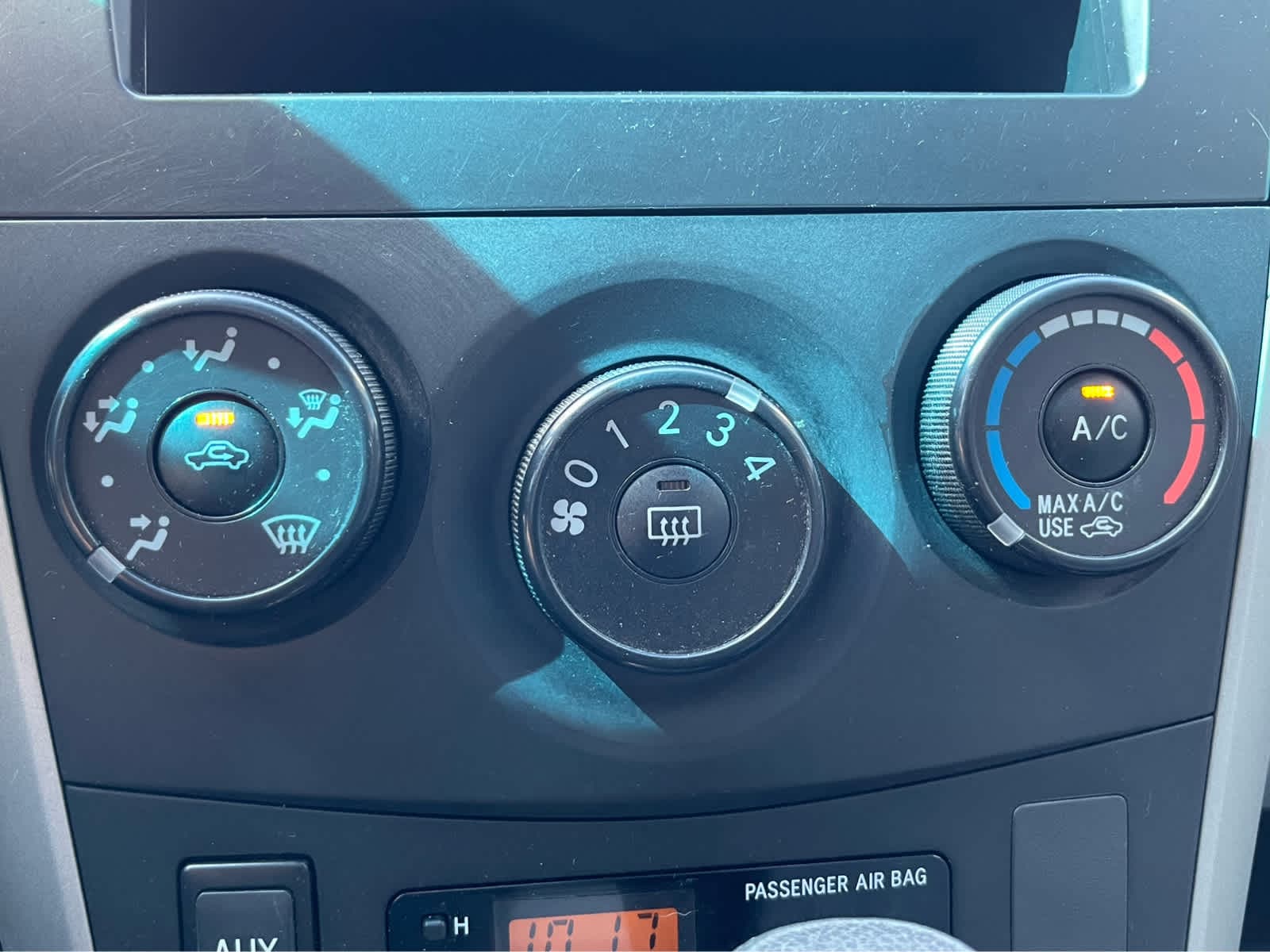 Thumbnail: 2010 Toyota Corolla - 15
