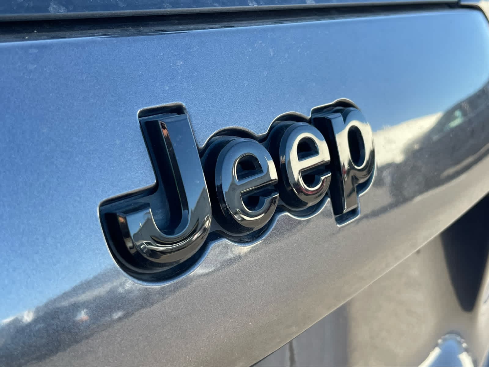 Thumbnail: 2020 Jeep Cherokee - 8