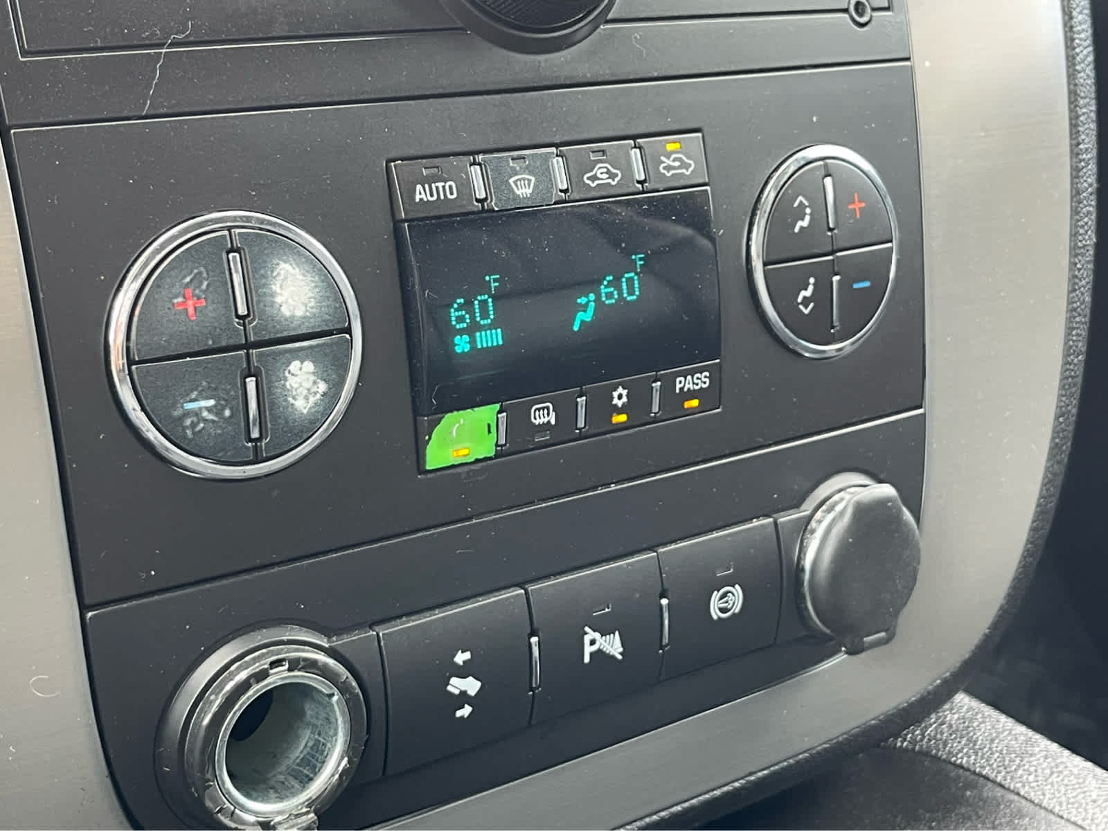 Thumbnail: 2012 Chevrolet Silverado 3500 - 18