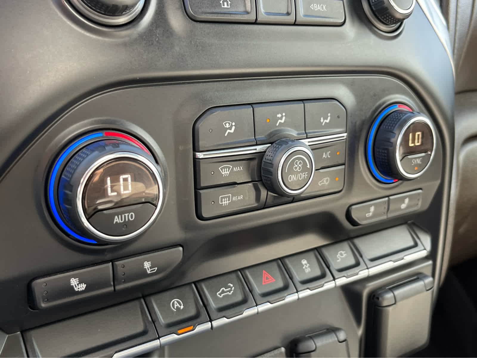 Thumbnail: 2019 Chevrolet Silverado 1500 - 16