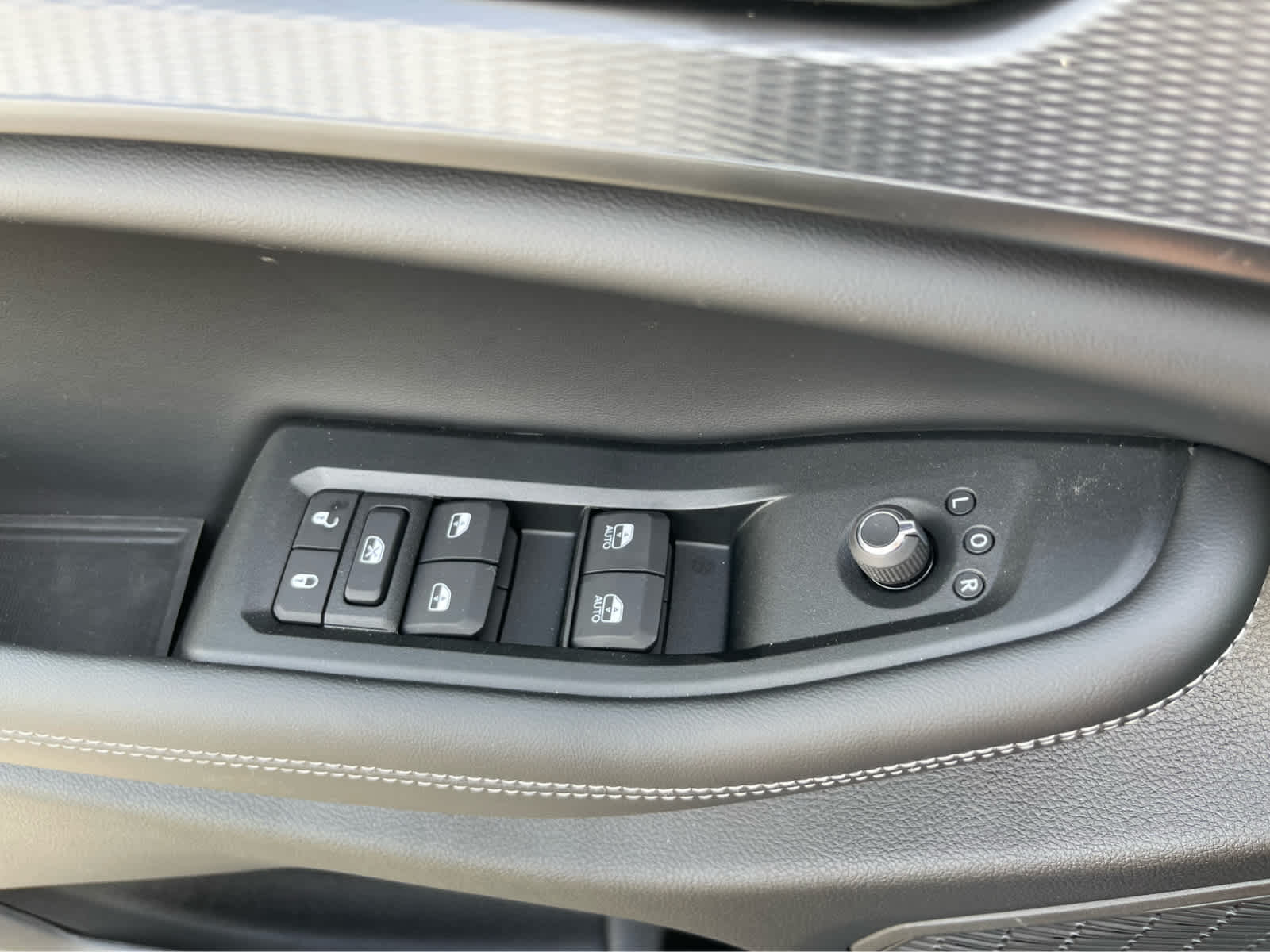 Thumbnail: 2025 Jeep Grand Cherokee - 19