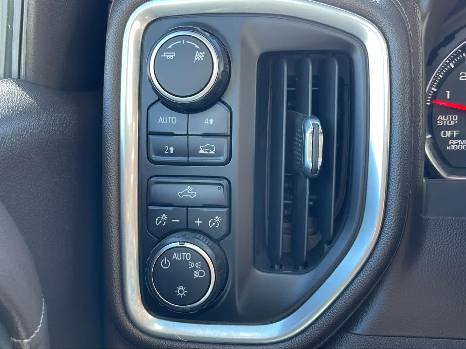 Thumbnail: 2019 Chevrolet Silverado 1500 - 19