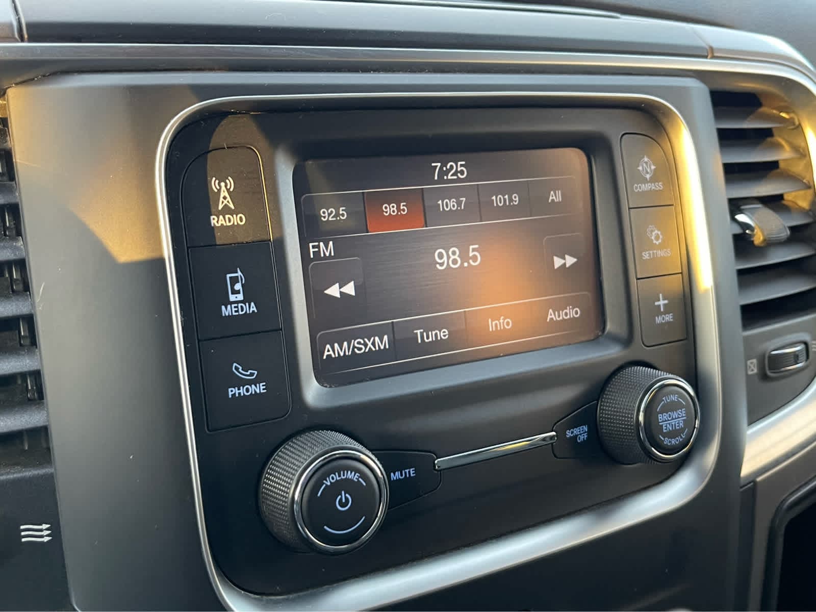 Thumbnail: 2022 RAM 1500 Classic - 13