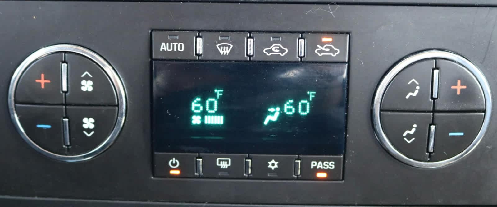 Thumbnail: 2014 Chevrolet Silverado 3500 - 18