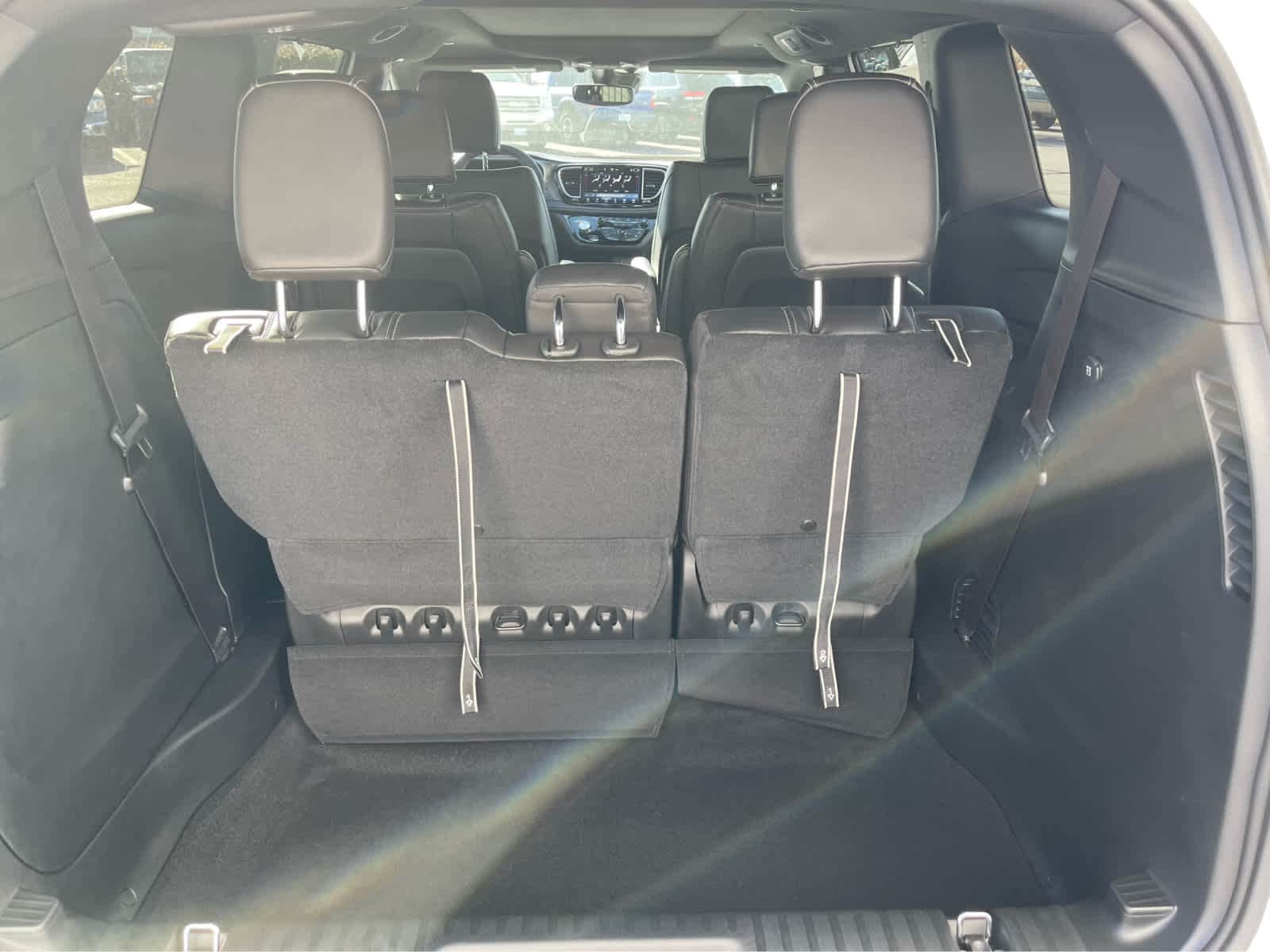 Thumbnail: 2026 Chrysler Pacifica - 17