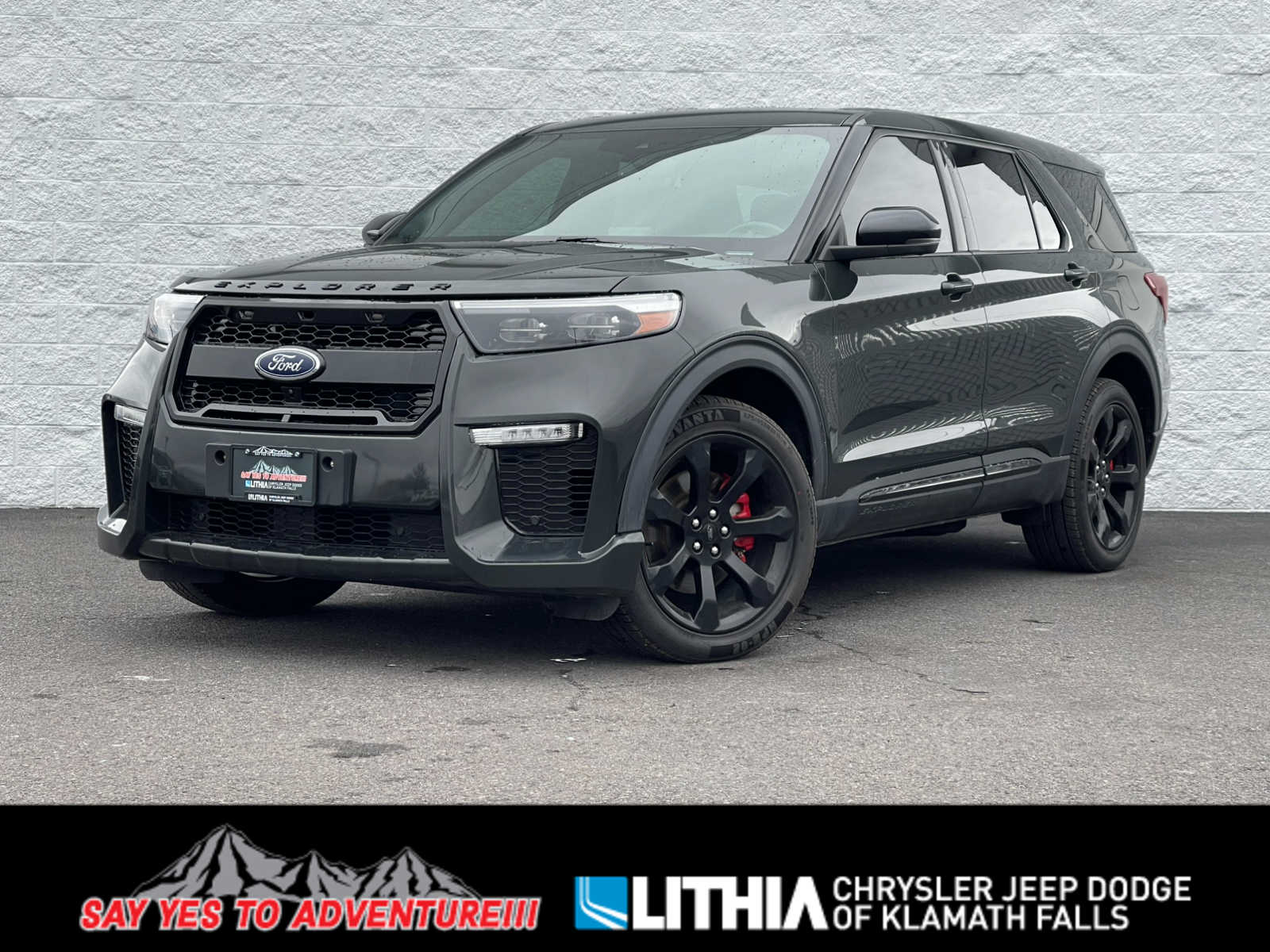 2022 Ford Explorer ST's photo