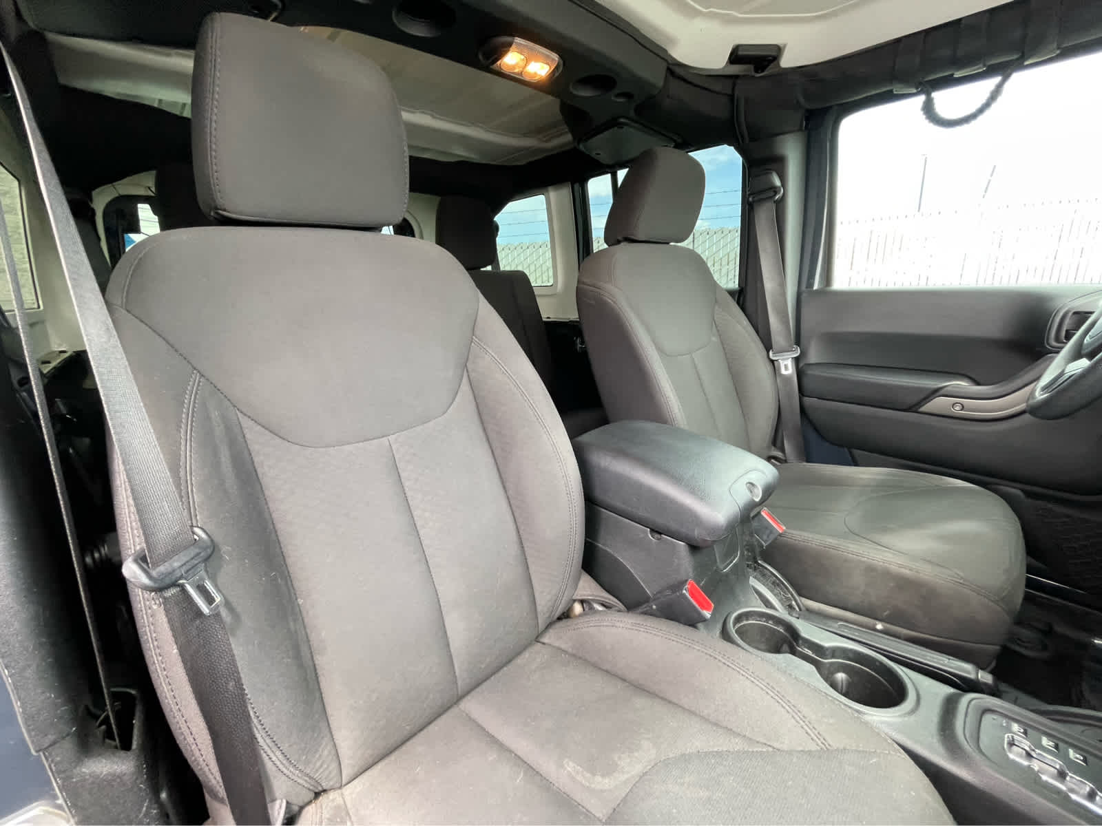 2017 Jeep Wrangler Unlimited Sport 26