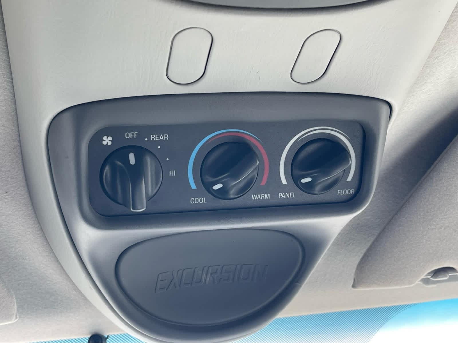 Thumbnail: 2005 Ford Excursion - 16