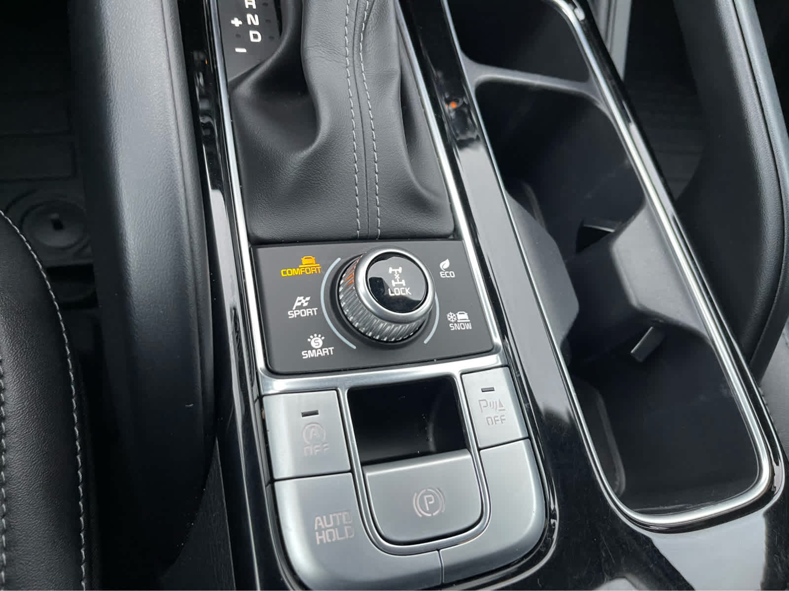 Thumbnail: 2022 Kia Telluride - 16