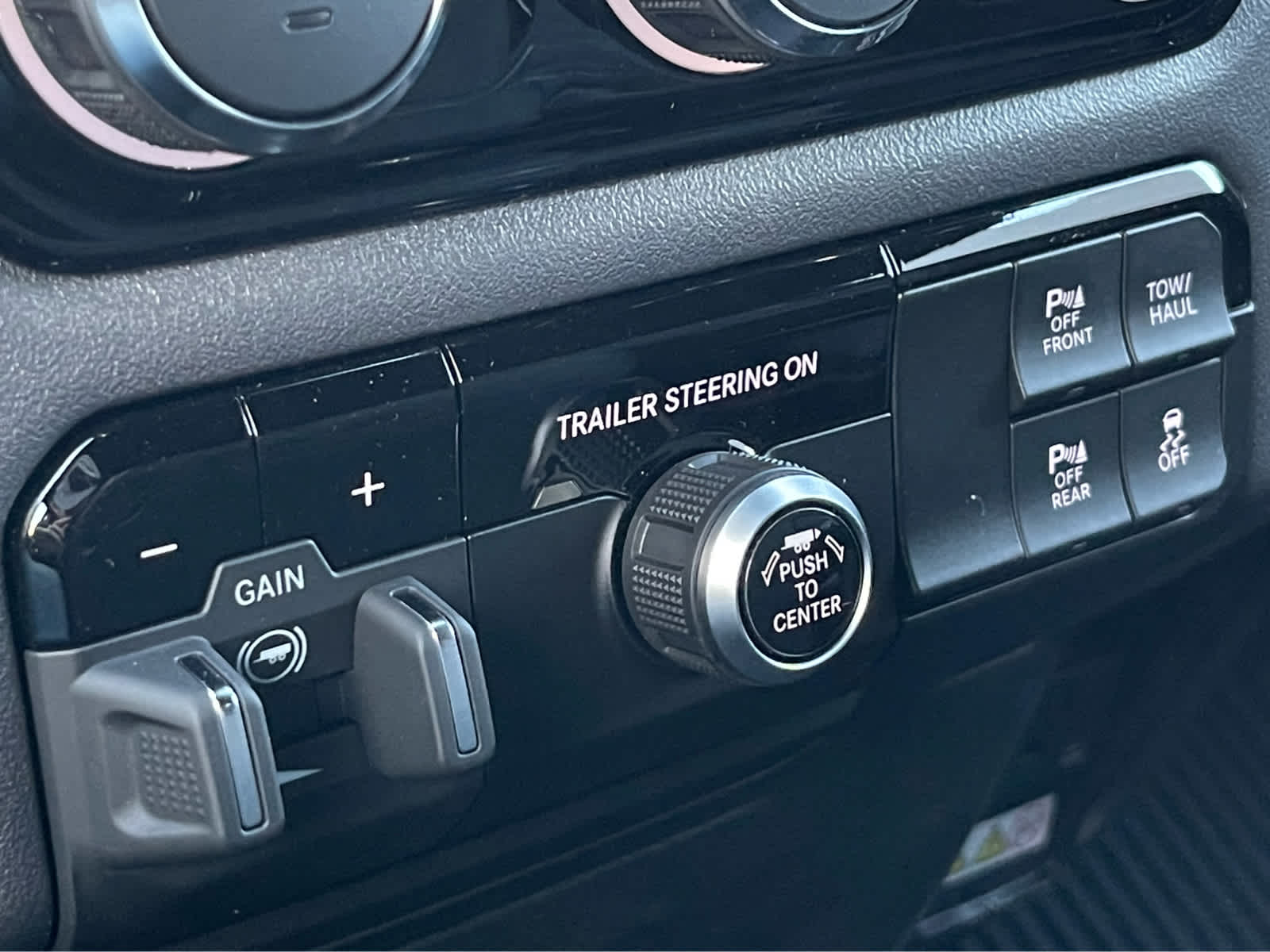 Thumbnail: 2026 RAM 1500 - 17