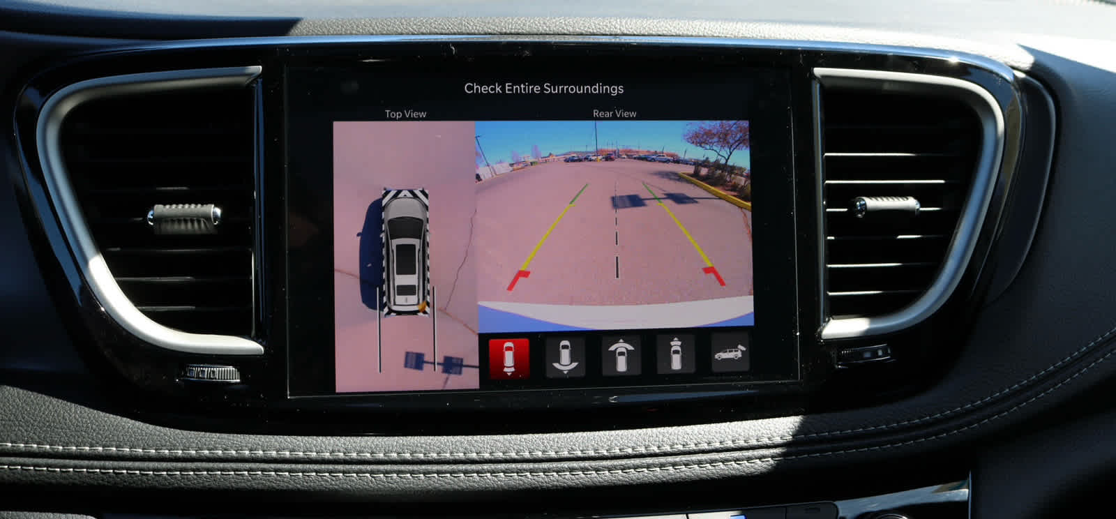 Thumbnail: 2026 Chrysler Pacifica - 16