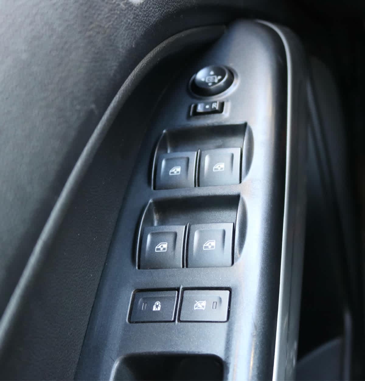 Thumbnail: 2019 Chevrolet Colorado - 18