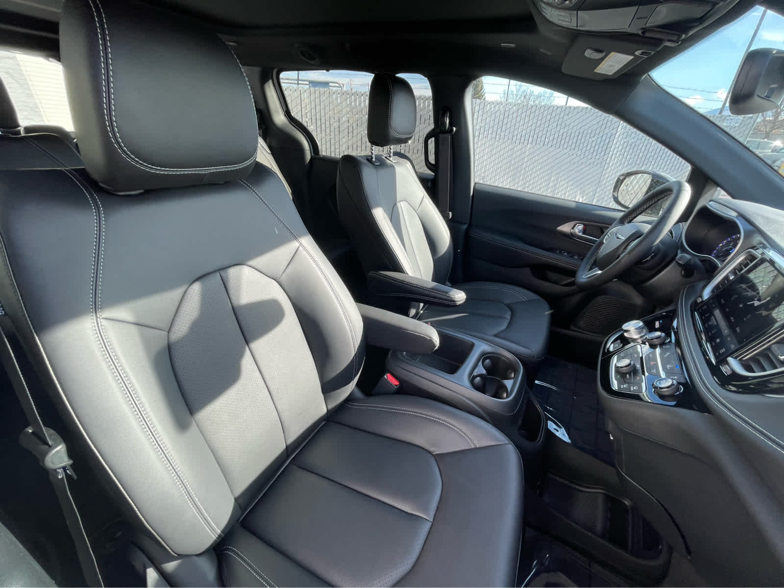 Thumbnail: 2026 Chrysler Pacifica - 27