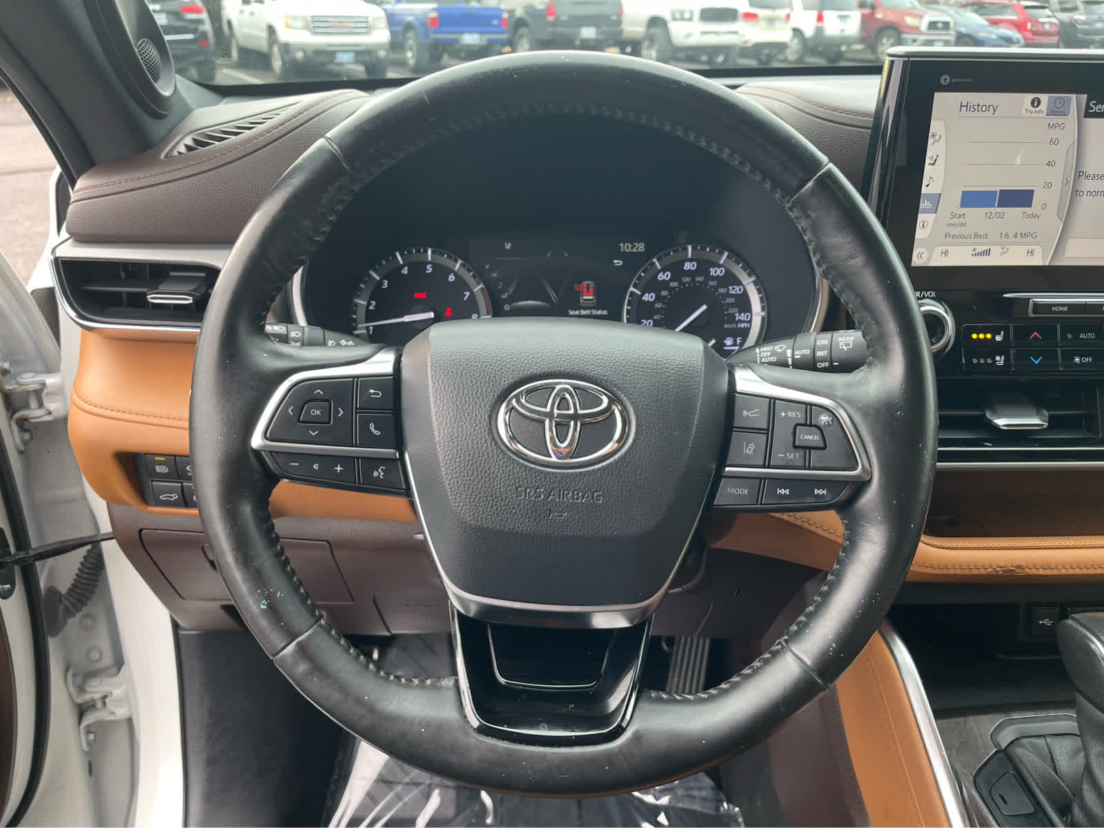 Thumbnail: 2021 Toyota Highlander - 21
