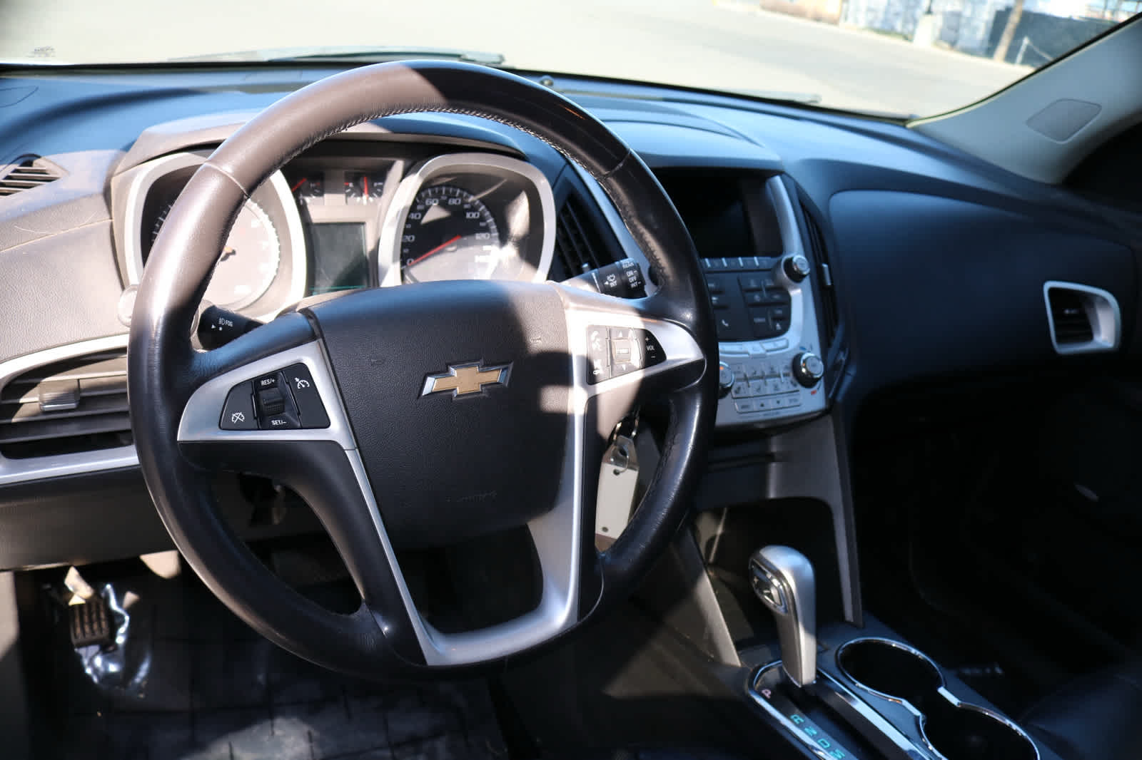 Thumbnail: 2012 Chevrolet Equinox - 21