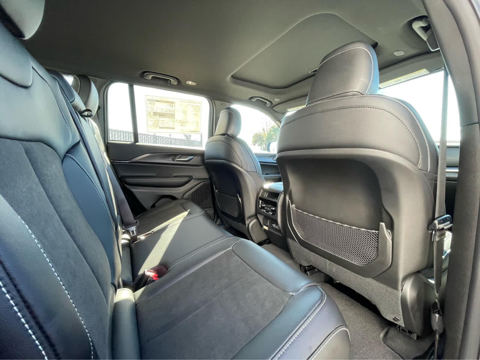 Thumbnail: 2025 Jeep Grand Cherokee - 22