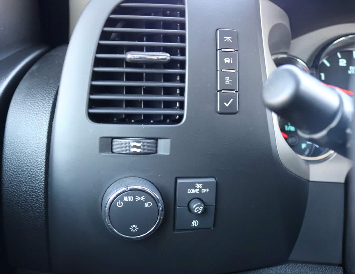 Thumbnail: 2014 Chevrolet Silverado 3500 - 23